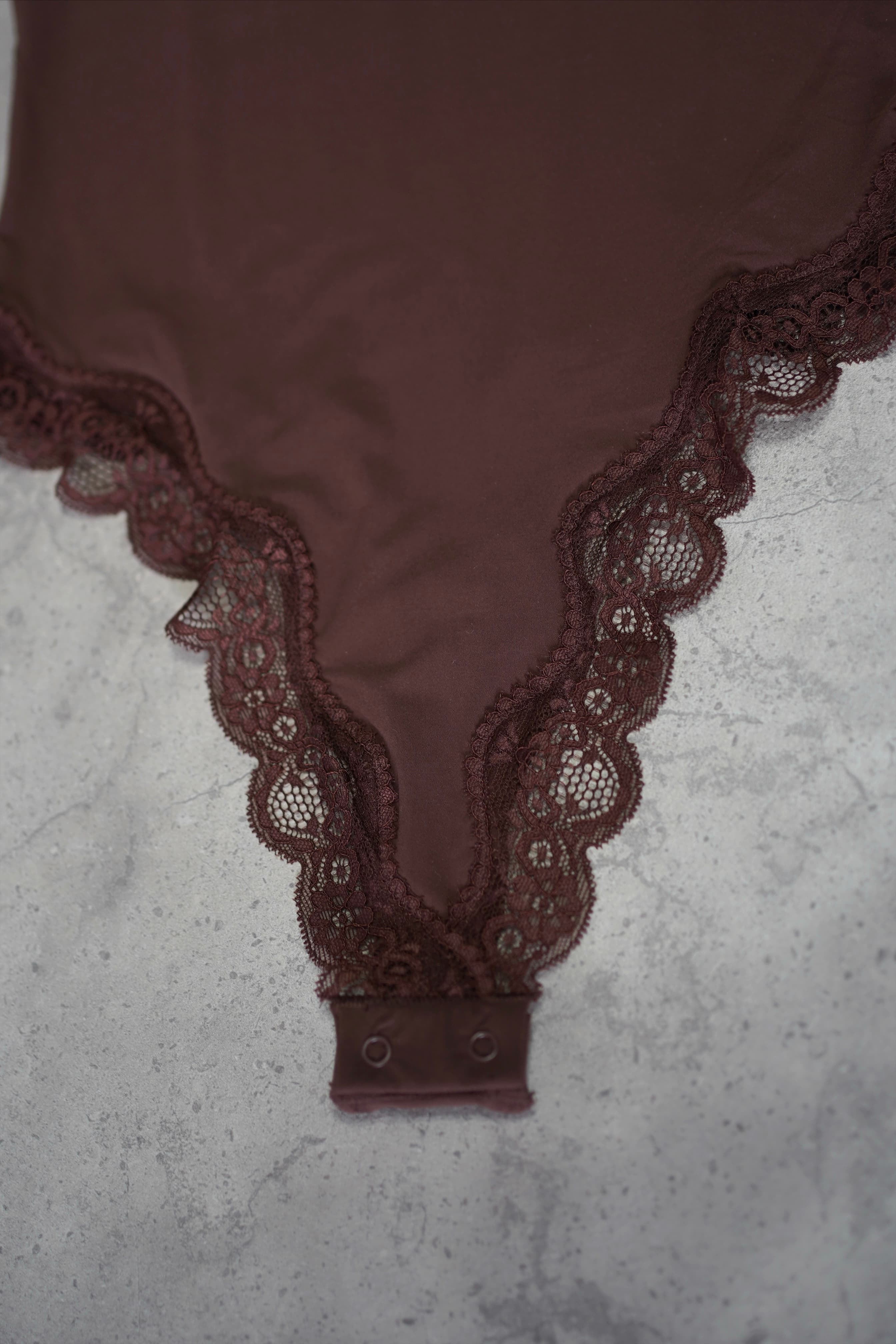 Body cu detaliu din dantelă – Chocolate Brown image