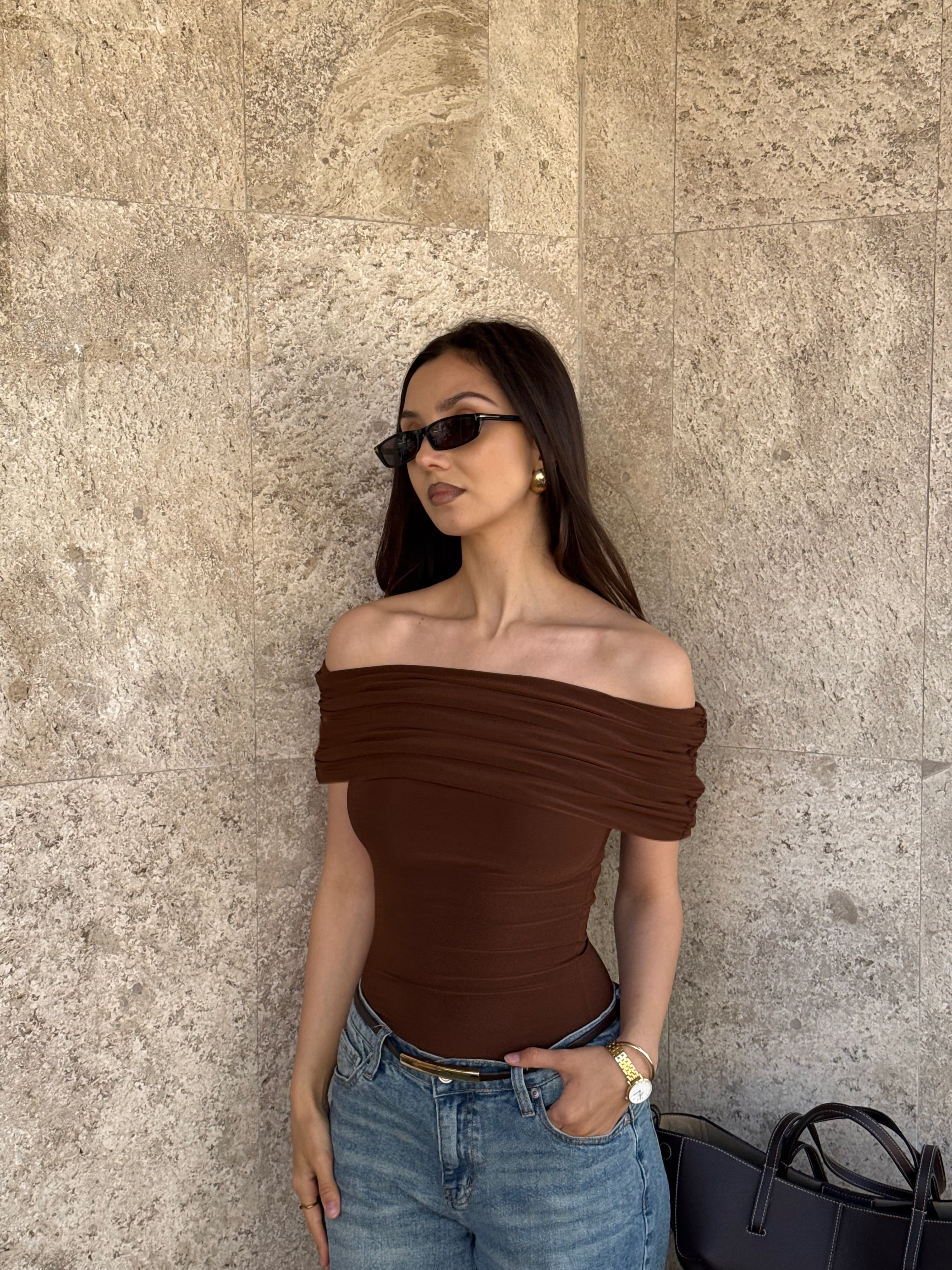Off-Shoulder Top cu talia accentuată image