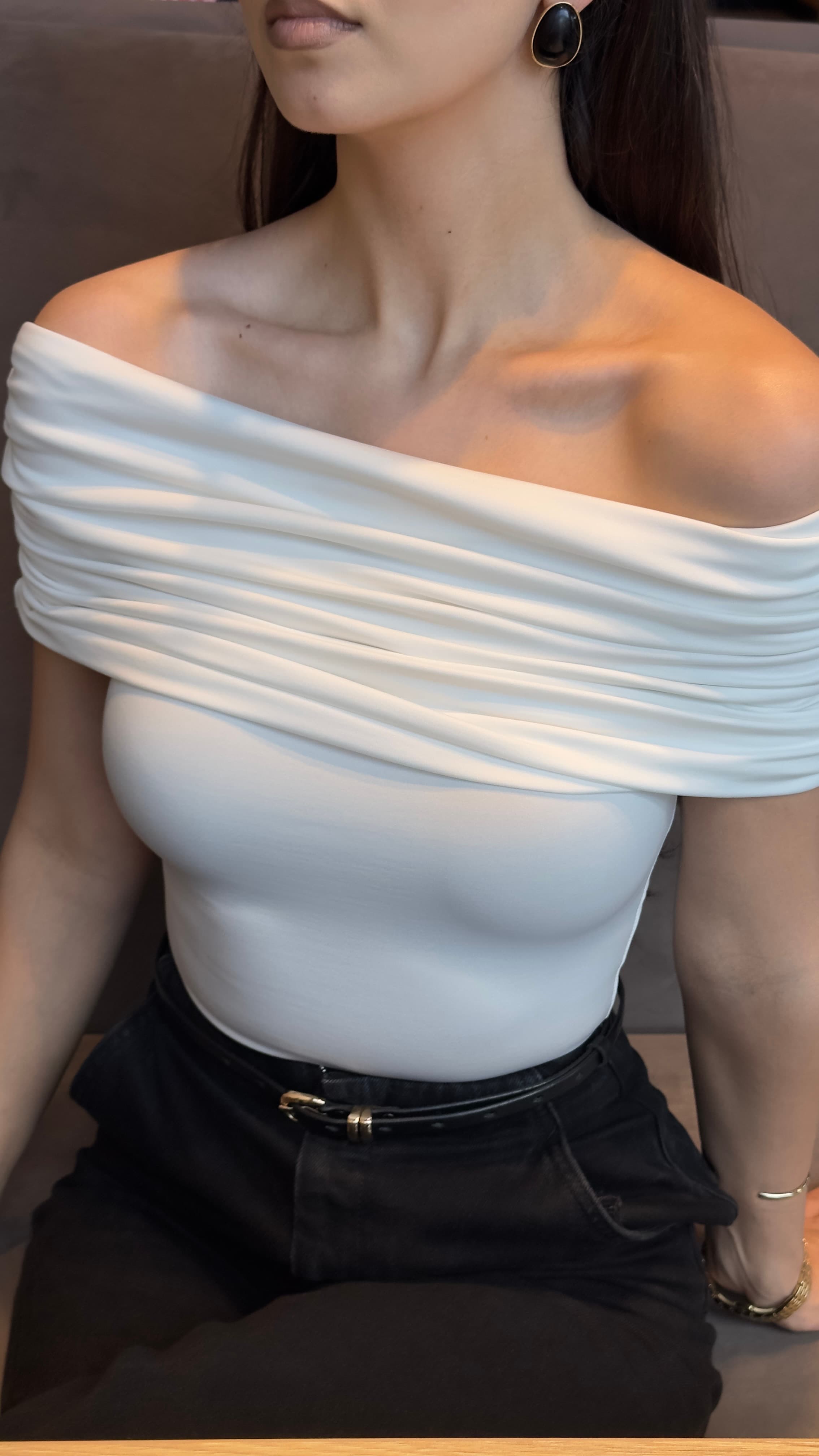 Off-Shoulder Top cu talia accentuată- White image